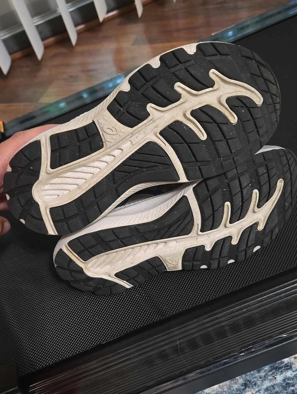 Asics - Picture 2 of 5